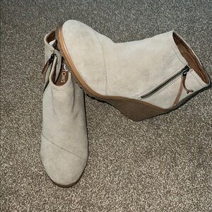 TOMS Women's Cream Ankle Boots